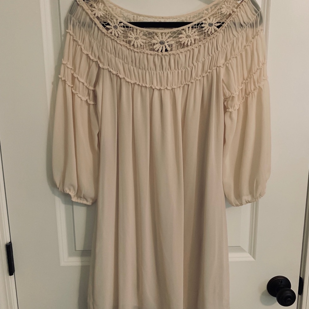 NWOT Cream sheer blouse with floral lace